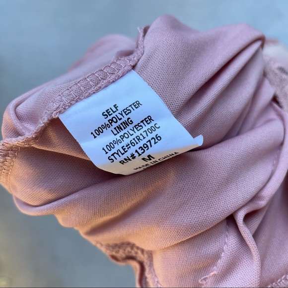 Honey Punch pretty sexy deep v-neck pink blush lace romper shorts M - Picture 14 of 14